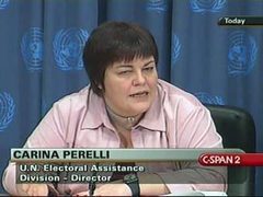 Карина Перелли, кадр телеканала С-SPAN с сайта c-spanarchives.org Карина Перелли, кадр телеканала С-SPAN с сайта c-spanarchives.org