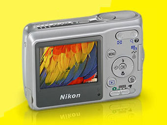   Nikon COOLPIX L4.    Nikon