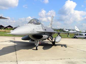 F-16.   , .