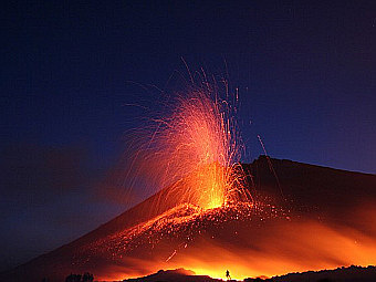   .    volcanoetna.com