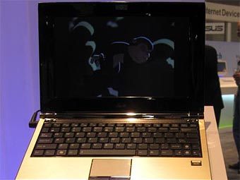 Asus Eee PC E1004DN.    slashgear.com