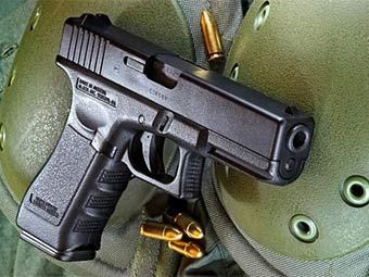 Glock-17.    famous-guns.com