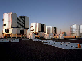   VLT.  ESO